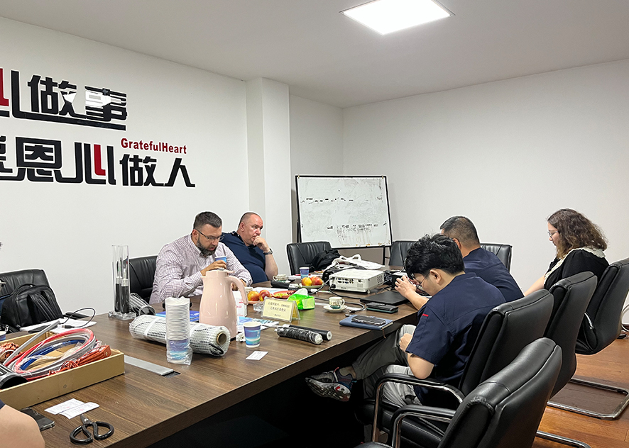 Foreign customers visit Zhejiang Daming company and factory for technical and business cooperation and exchange