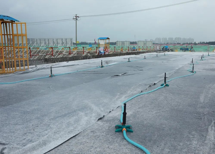 Electric heating tape for concrete insulation