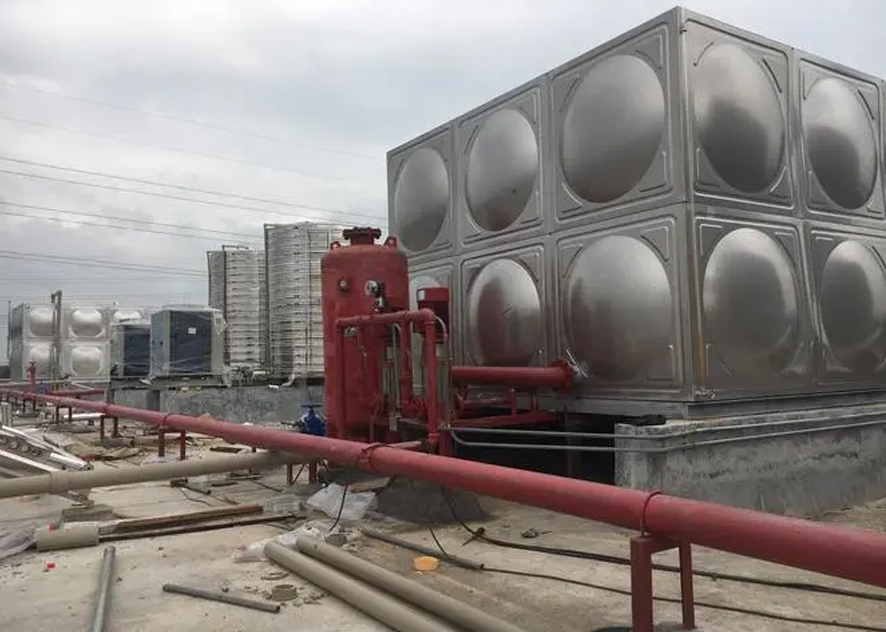The electric tracing belt is installed in the fire water tank selection